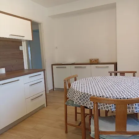 Apartament Pecine